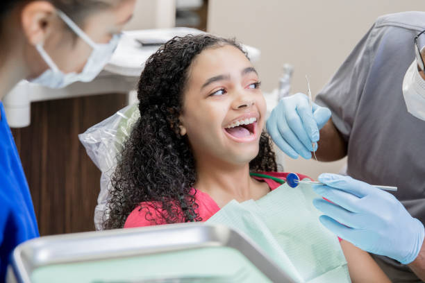 Best Dentist Open Late Near Me  in La Crescenta Montrose, CA